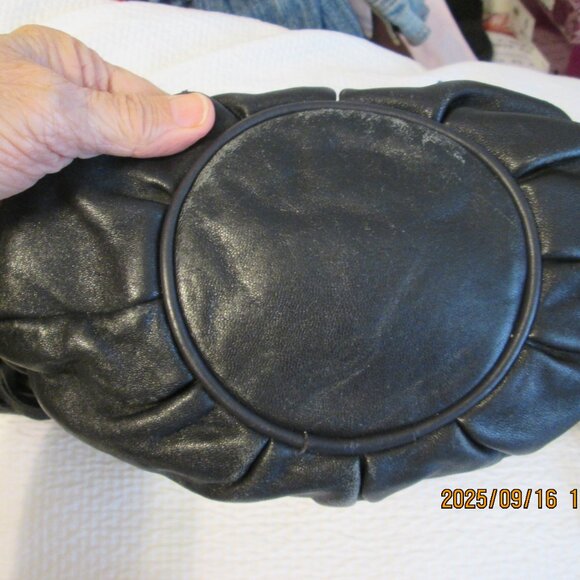 Navy Blue Leather Bucket Drawstring Crossbody Purse by Paris Handbags - Picture 2 of 6